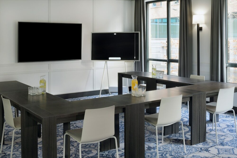 Фото Movenpick Hotel The Hague