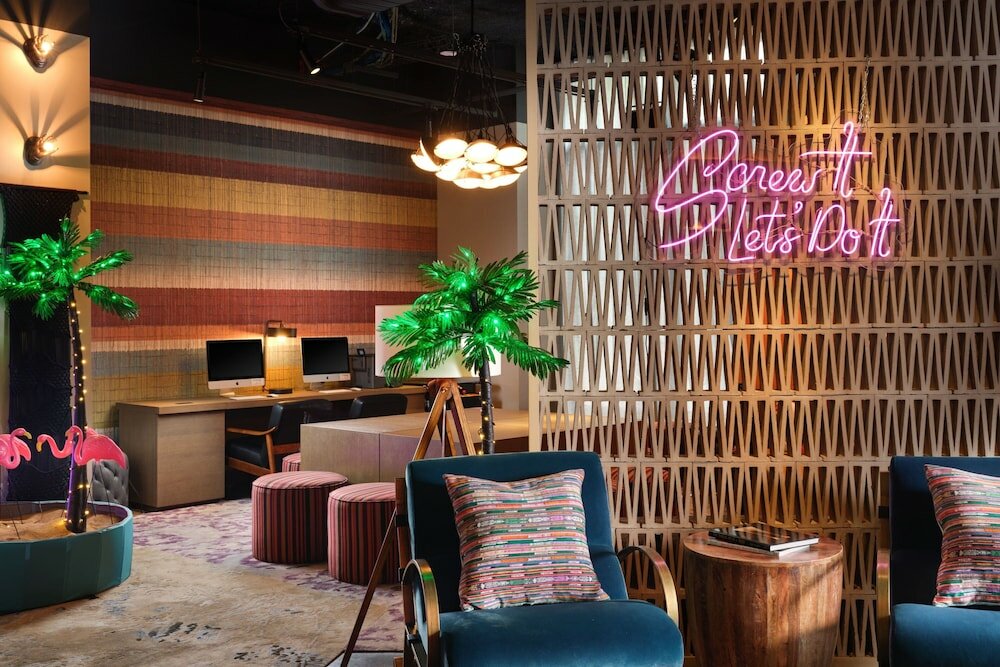 Фото Moxy Austin - University