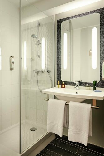 Гостиница ibis Genève Centre Lac в Же