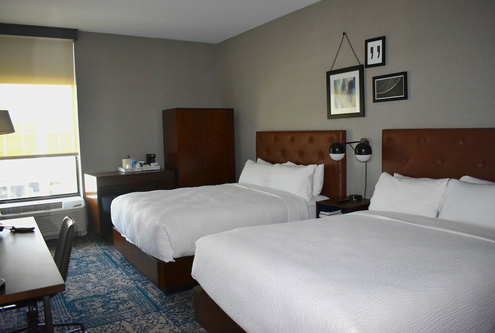 Фото Four Points by Sheraton Chicago Westchester/Oak Brook