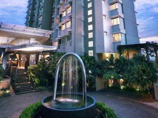 Фото Golden Tulip Balikpapan Hotel & Suites