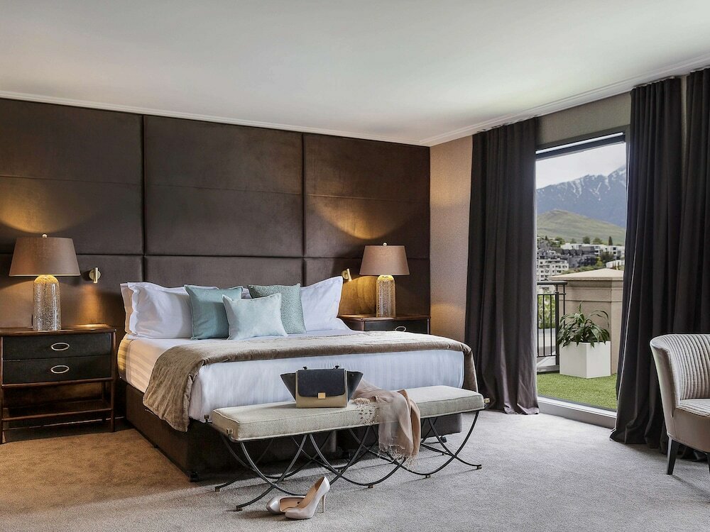 Фото Sofitel Queenstown Hotel and SPA