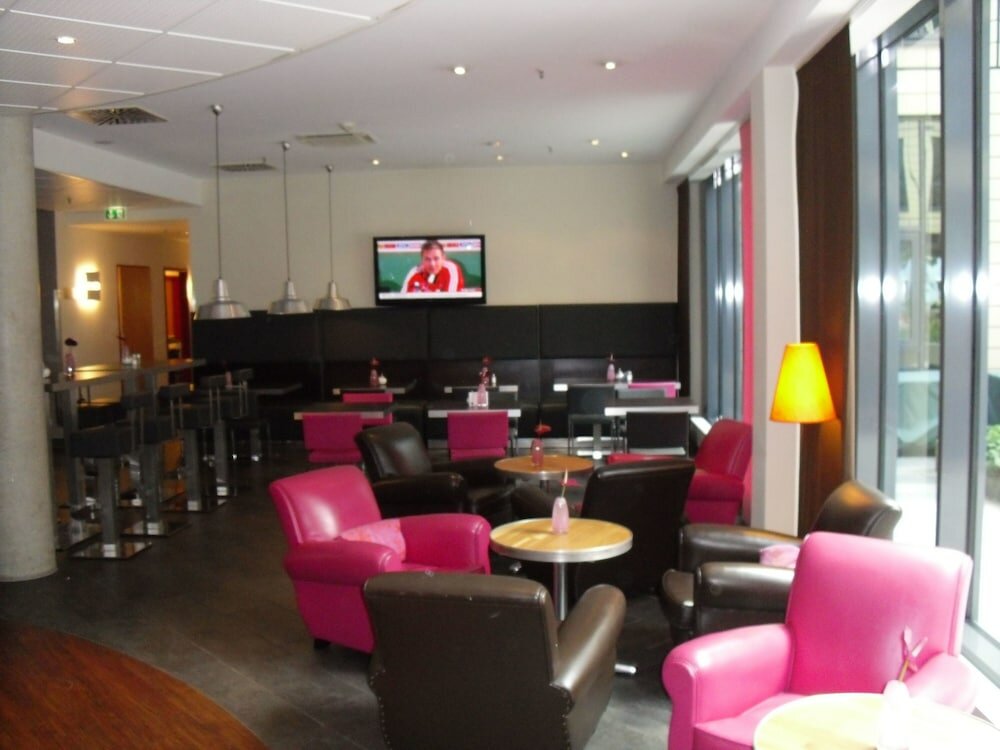 Фото Novotel Suites München Parkstadt Schwabing
