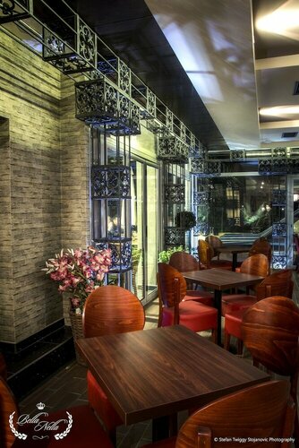 Гостиница Hotel Bella Nella в Лесковаце