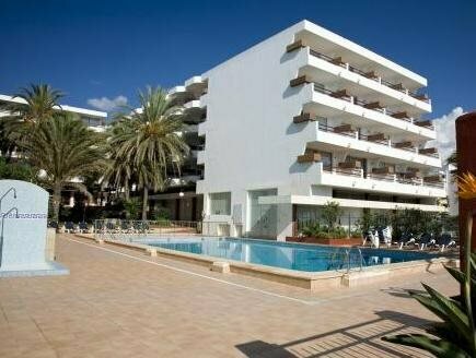 Гостиница Apartamentos LLobet на Ивисе