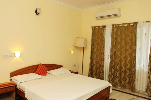 Гостиница Amrit Resort в Алваре