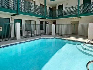 Гостиница Hotel 39 Westminster в Хантингтон-Бич