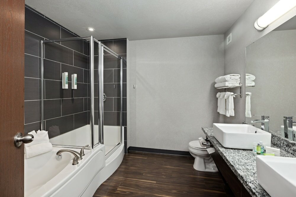 Фото Home Inn & Suites Swift Current