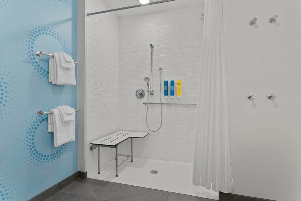 Фото Tru by Hilton Lincoln East
