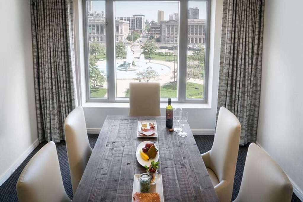 Фото The Logan Philadelphia, Curio Collection by Hilton
