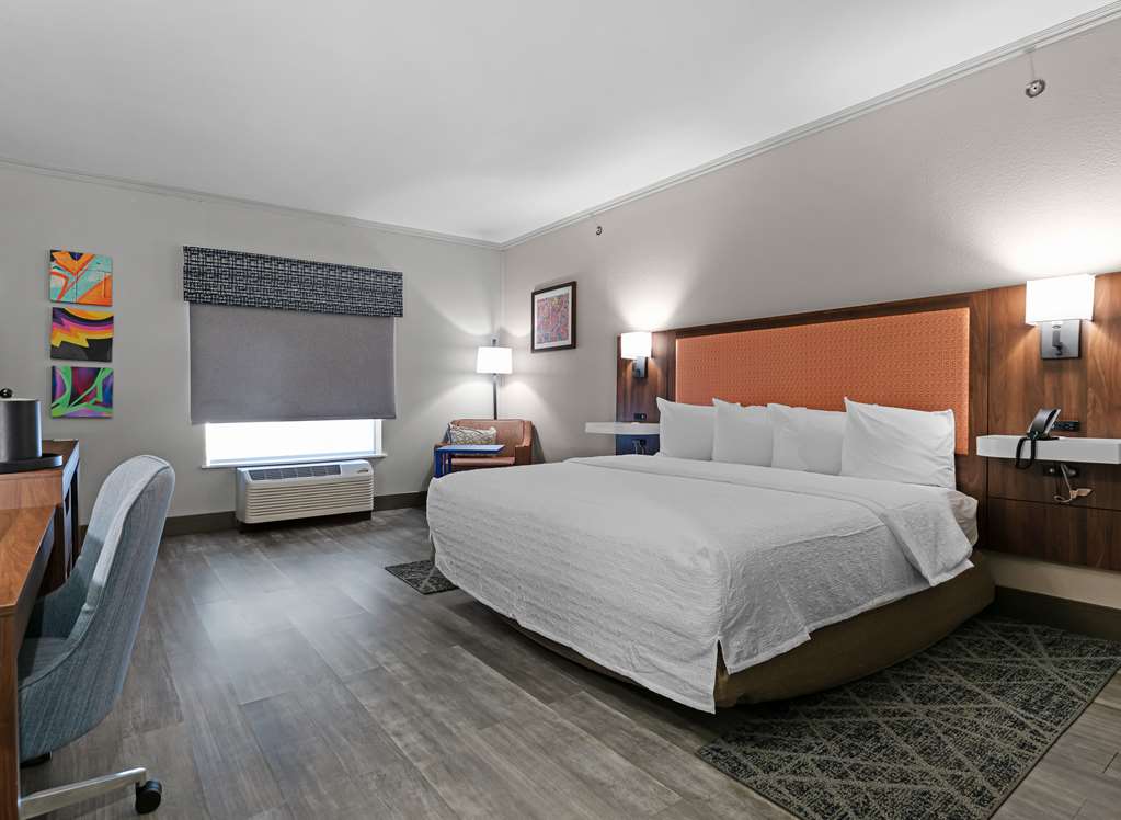 Фото Hampton Inn Seguin