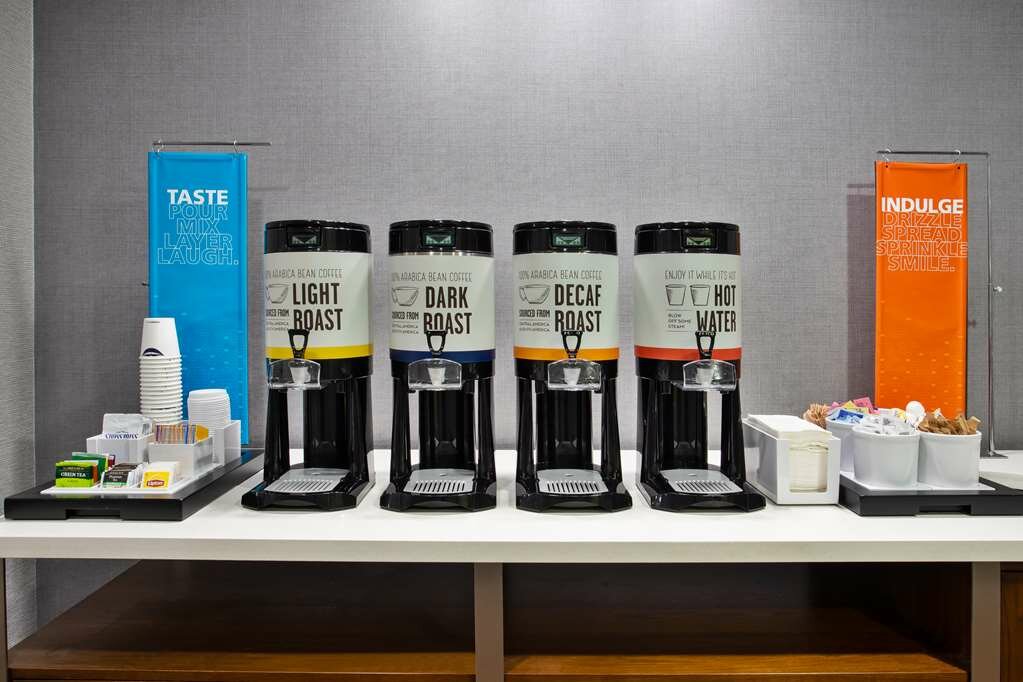 Фото Hampton Inn & Suites – Cape Coral/Fort Myers Area, Fl