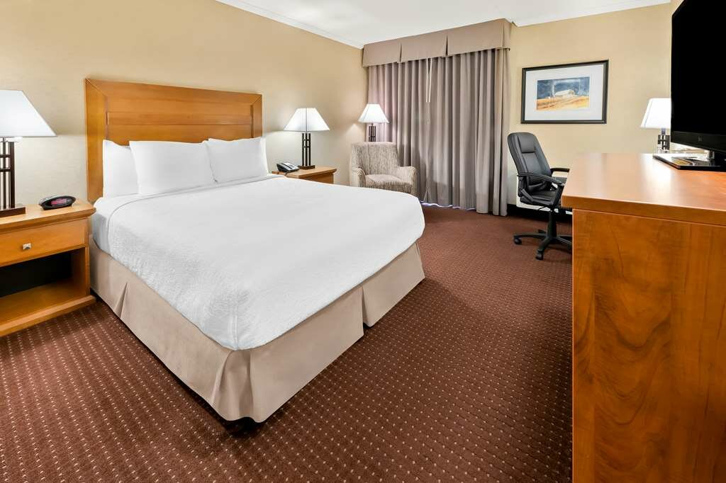 Фото Best Western Plus Nor'wester Hotel & Conference Centre