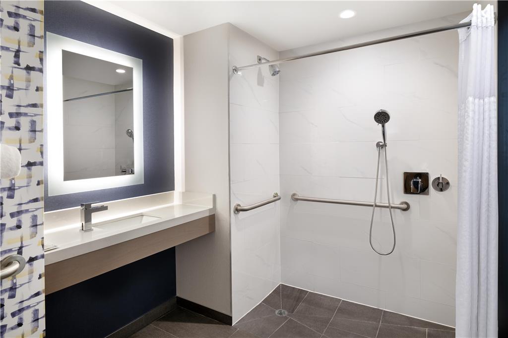 Фото DoubleTree by Hilton Long Island City New York