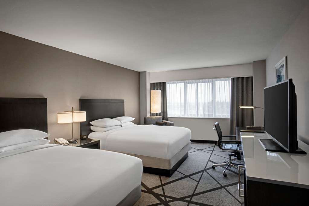 Фото DoubleTree by Hilton Los Angeles - Norwalk