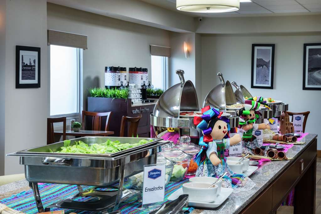 Фото Hampton Inn by Hilton San Juan del Rio