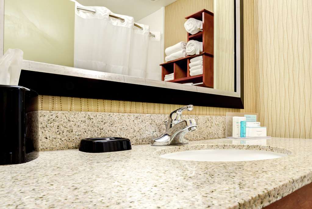 Фото Hampton Inn St. Joseph