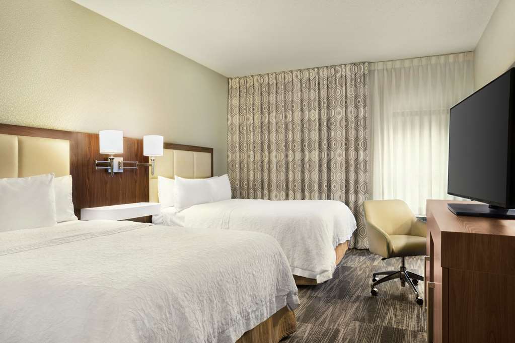 Фото Hampton Inn Findlay