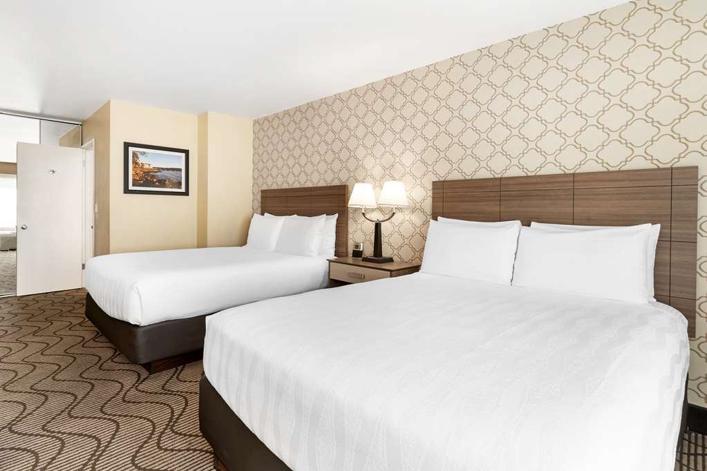 Фото Best Western Plus Heritage Inn