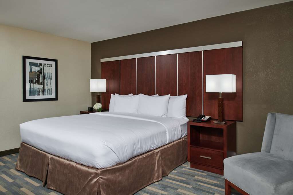 Фото DoubleTree by Hilton Raleigh Crabtree Valley