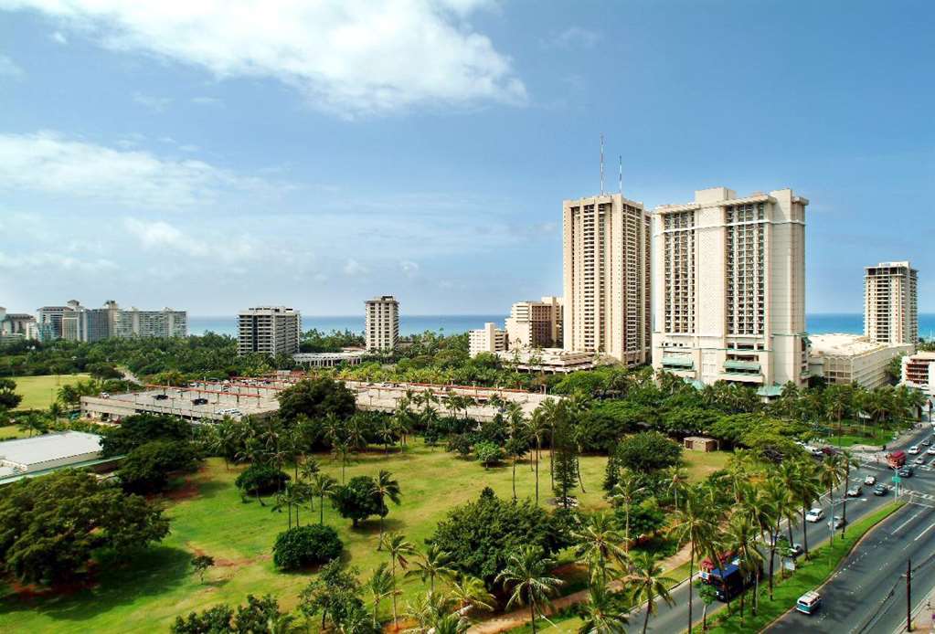 Фото DoubleTree by Hilton Alana - Waikiki Beach