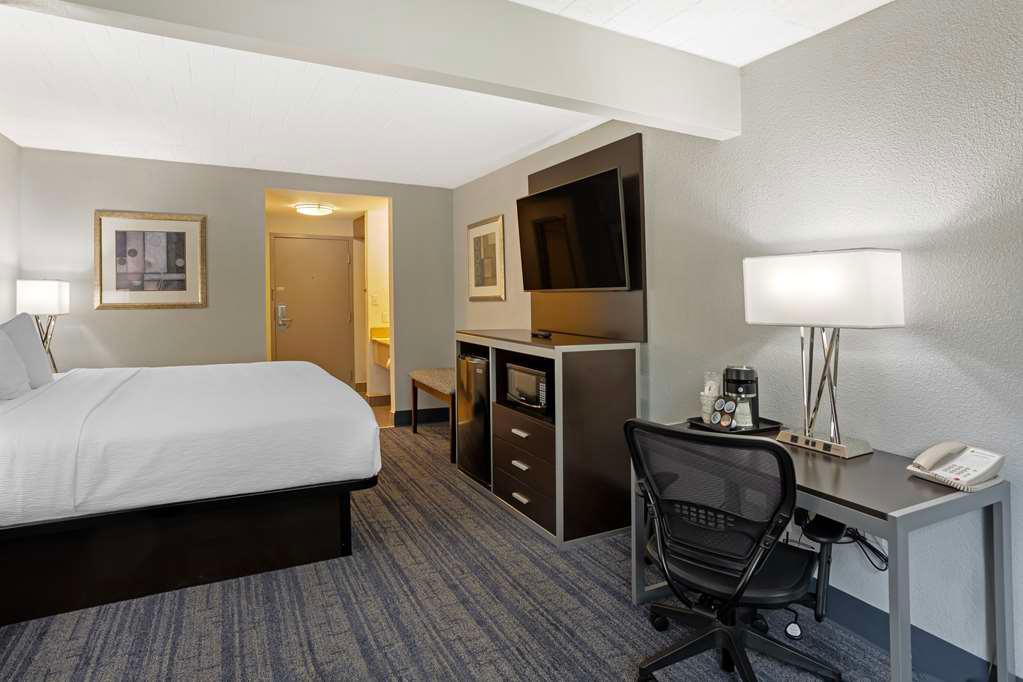 Фото Best Western Plus Reading Inn & Suites