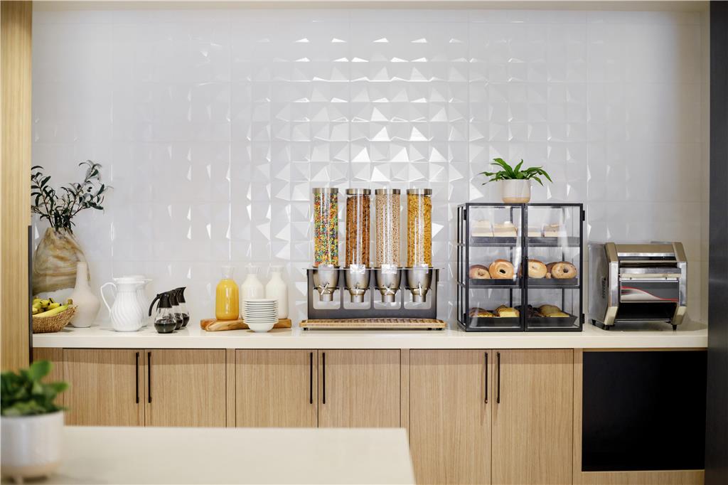 Фото Hilton Garden Inn LAX Los Angeles Airport