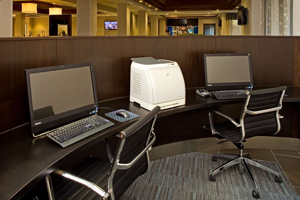 Фото DoubleTree by Hilton Chicago Wood Dale - Elk Grove