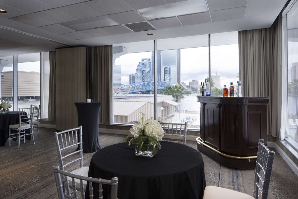 Фото DoubleTree by Hilton Hotel Jacksonville Riverfront