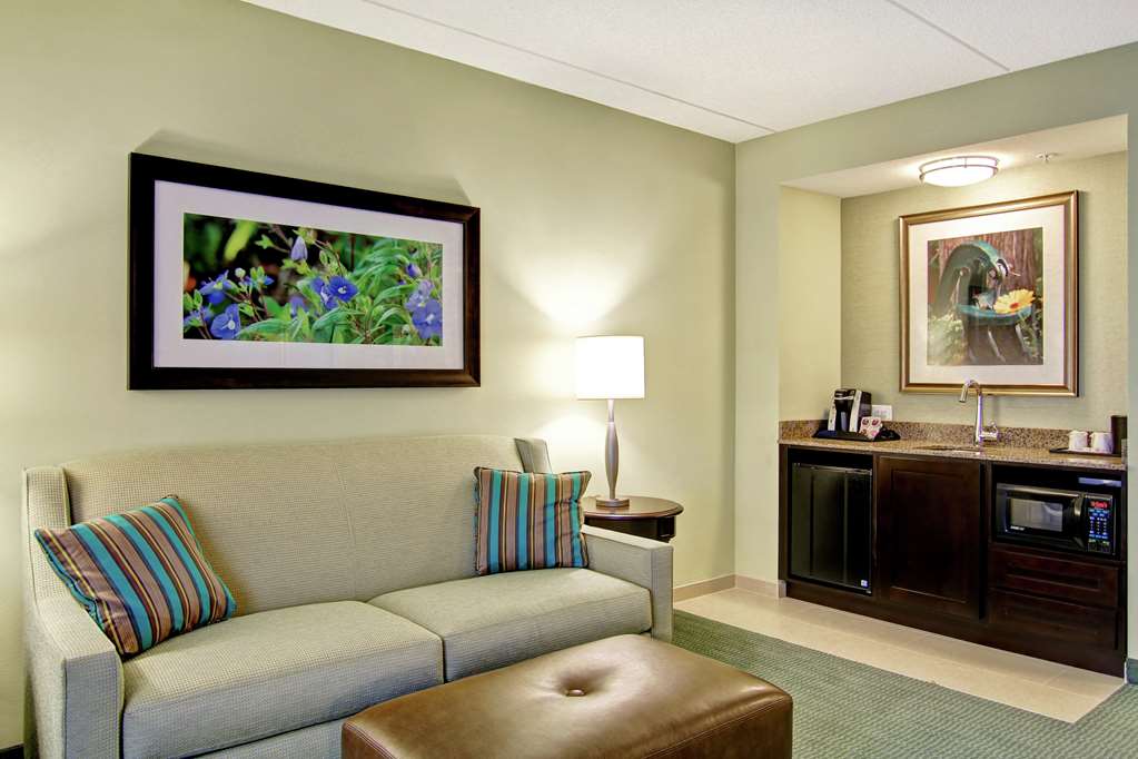 Фото Hilton Garden Inn Woodbridge