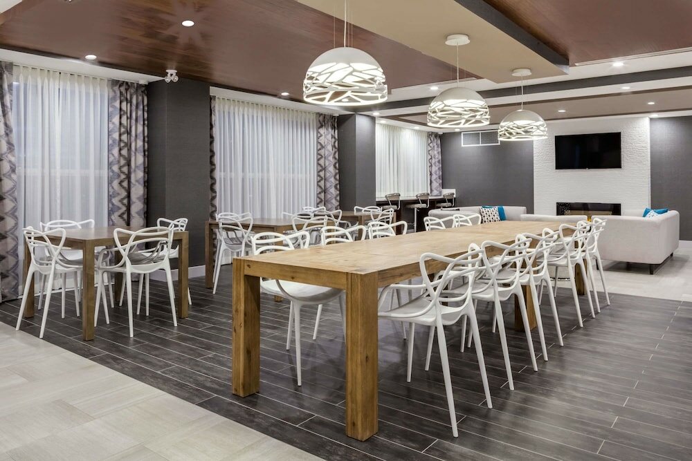 Фото Best Western Plus Airdrie Gateway