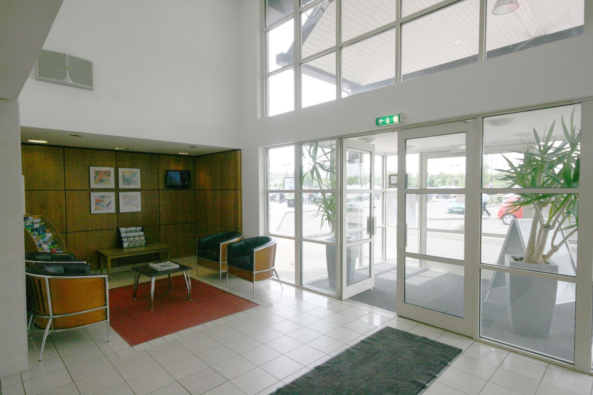 Фото Days Inn by Wyndham Peterborough