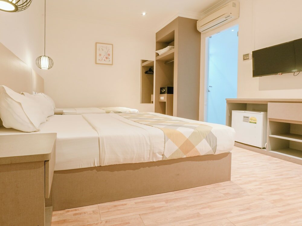 Фото Champion Hotel