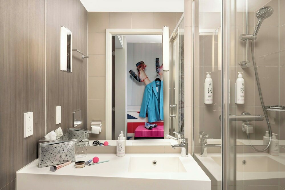 Фото Moxy London Excel