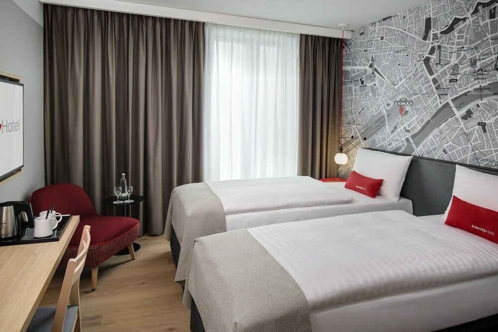 Фото IntercityHotel Amsterdam Schiphol Airport