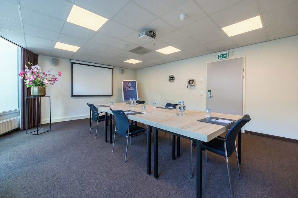 Фото Amrâth Hotel Media Park Hilversum
