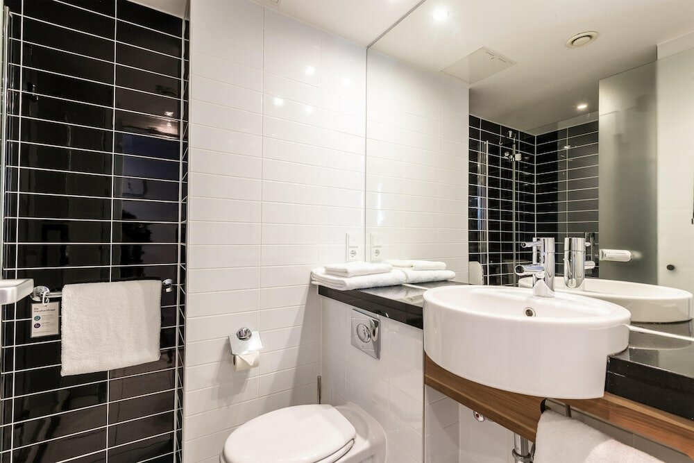 Фото Premier Inn Hamburg City Millerntor