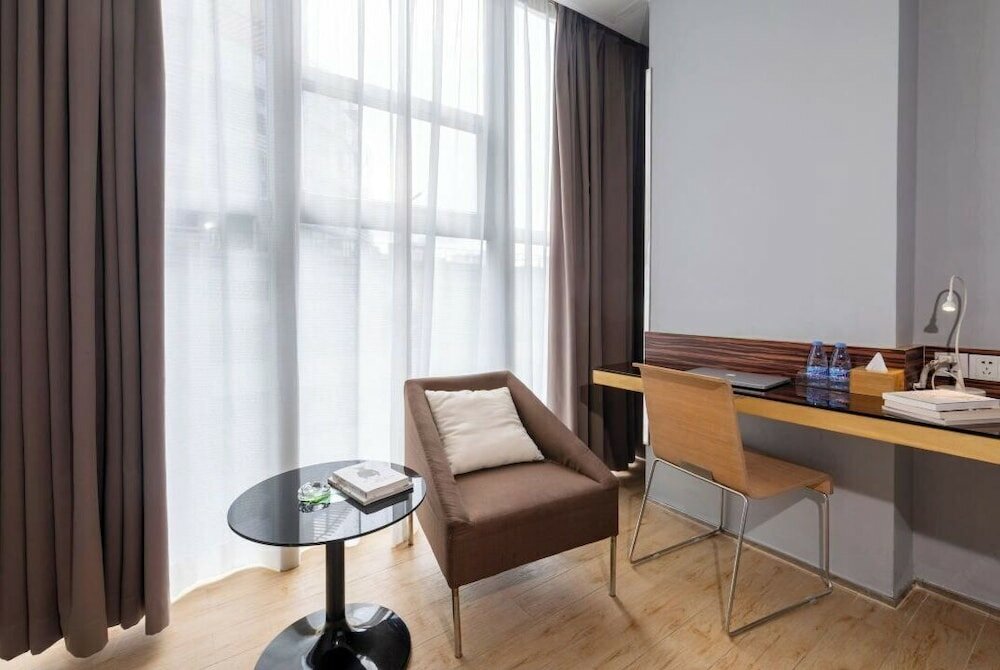 Фото Colour Inn Shenzhen Dongmen Branch