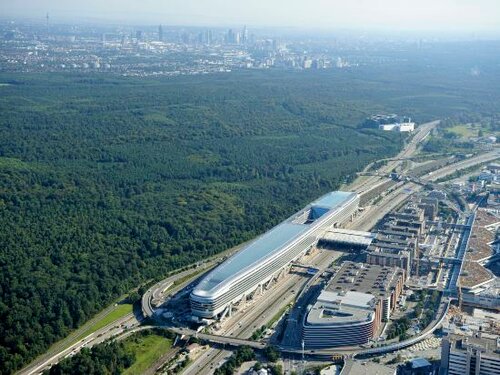 Внешний вид отеля Hilton Frankfurt Airport в Франкфурте-на-Майне, фото 5