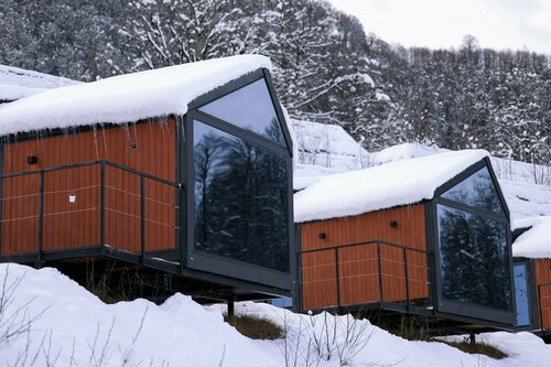 Глэмпинг Эндемик в Эсто-Садке