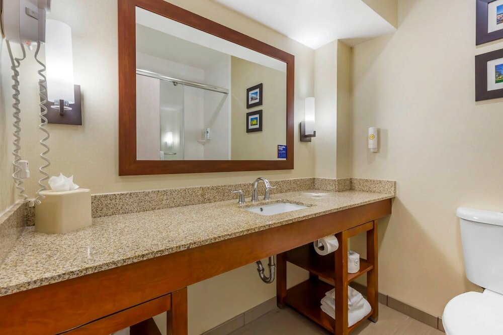 Фото Comfort Suites Raleigh Walnut Creek