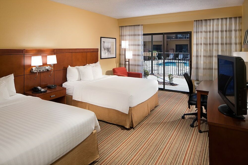 Фото Courtyard by Marriott Orlando Airport