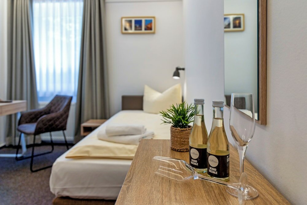 Фото Auto-Parkhotel