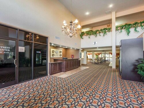 Гостиница Comfort Suites London в Лондоне