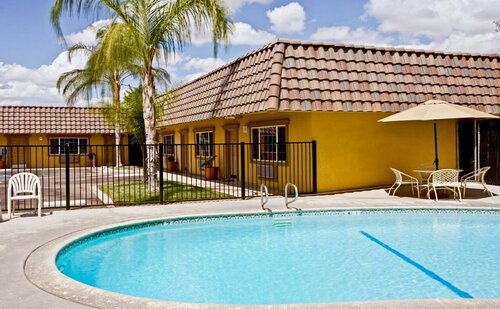 Гостиница Rodeo Lodge в Кловисе