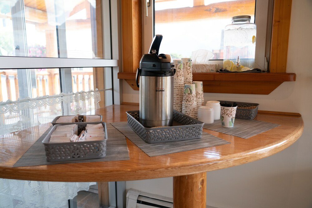 Фото Rocky Mountain Ski Lodge