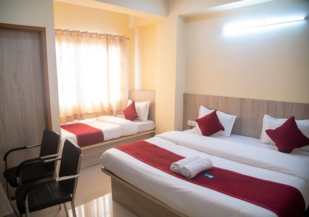 Фото Hotel Thikana Palace