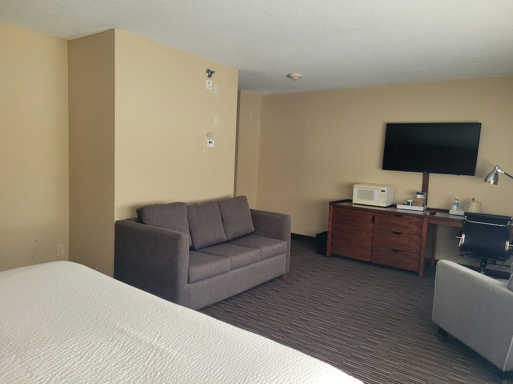 Фото Four Points by Sheraton Milwaukee Airport