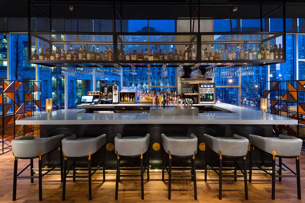 Фото Hilton Vancouver Downtown