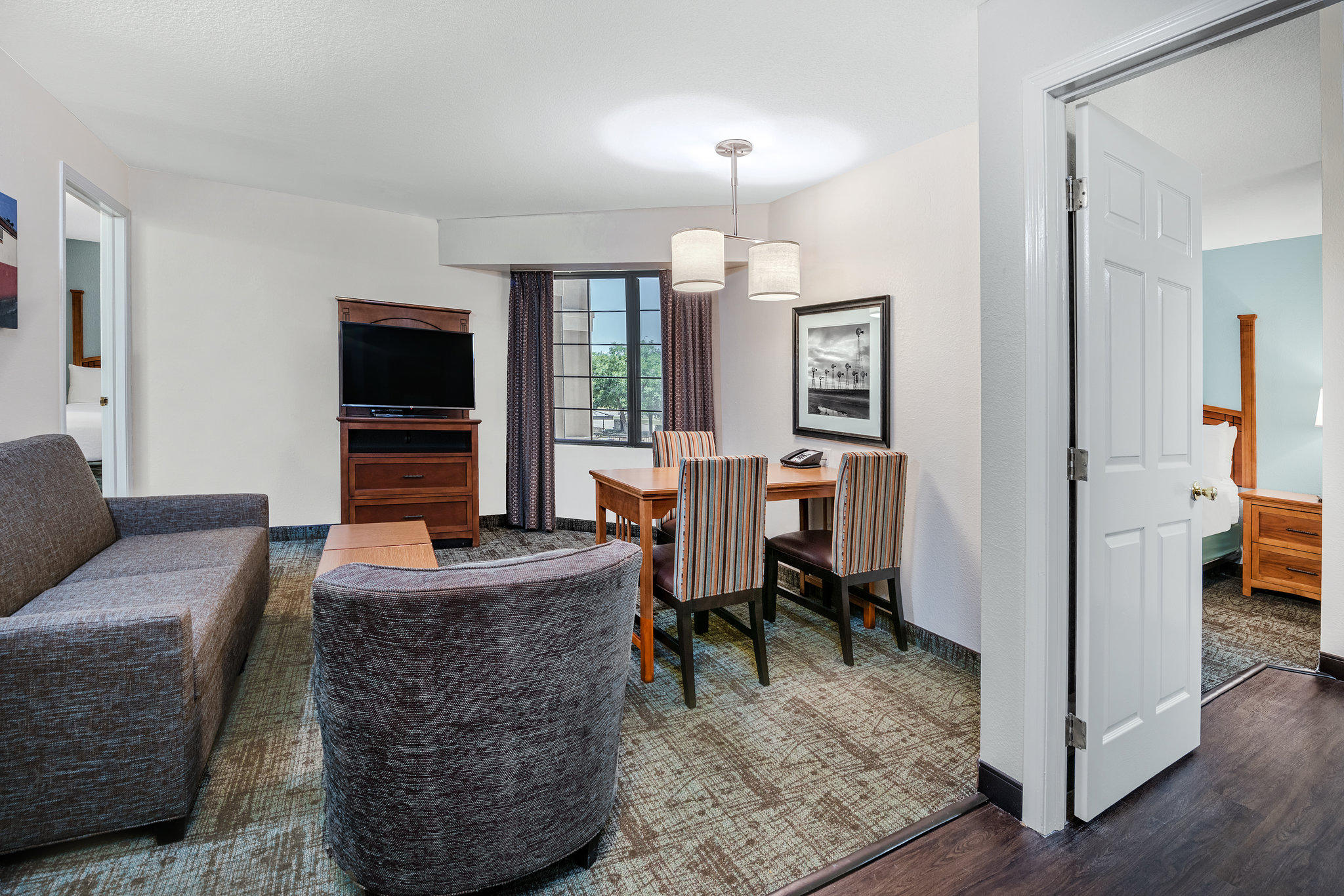 Фото Staybridge Suites Round Rock, an Ihg Hotel
